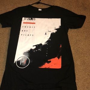 Twenty one pilots shirt